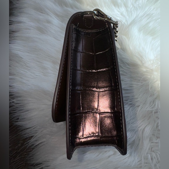 Kate Spade Madison Croc Embossed
Willow Medium
Crossbody - Picture 9 of 13